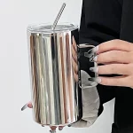 2025 신상품 스테인리스 스틸 커피컵 빨대 포함 여성용 손잡이 컵 고급스러운 디자인 304 스테인리스 스틸 아이스 킹 컵 - 이미지 3