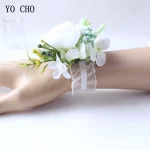 YO CHO 신부 실크 장미 화이트 손목 커프 팔찌, 신부 들러리 신랑 꽃 Boutonnieres 무도회 결혼 웨딩 용품 - 이미지 6