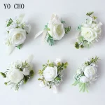 YO CHO 신부 실크 장미 화이트 손목 커프 팔찌, 신부 들러리 신랑 꽃 Boutonnieres 무도회 결혼 웨딩 용품 - 이미지 4