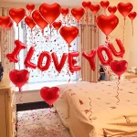 발렌타인 데이 결혼 기념일 파티 장식을위한 시뮬레이션 된 장미 꽃잎과 당신을 사랑합니다 풍선 빨간 심장 풍선 세트 - 이미지 3